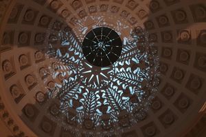 Grabkapelle auf dem Württemberg, innen, Kuppel beleuchtet