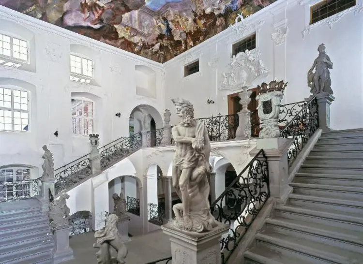 Foto: Staatliche Schlösser und Gärten Baden-Württemberg, Arnim Weischer Das Treppenhaus im Neuen Schloss Meersburg